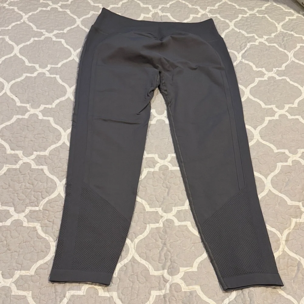 lululemon athletica sleek gray